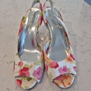 Floral party heels by Michaelangelo size 8.5 M